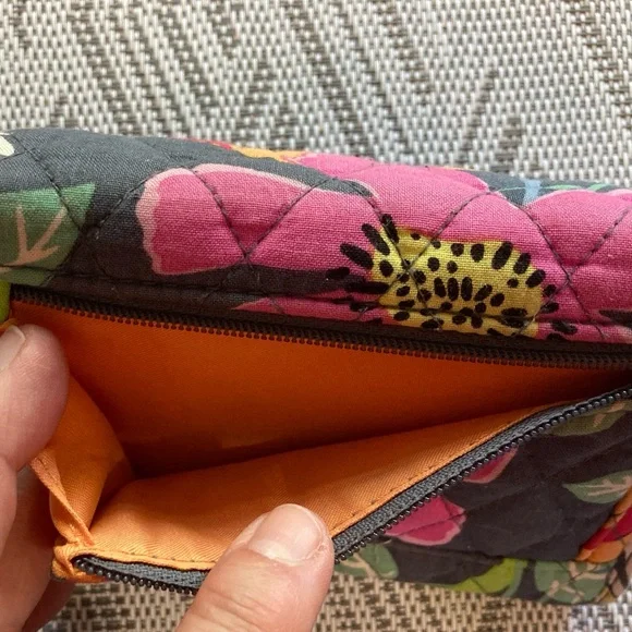 Vera Bradley Pink and Orange Quilted Wallet preowned - Picture 3 of 6